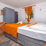 Kata Apartment