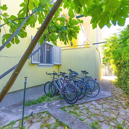 Kata Apartment